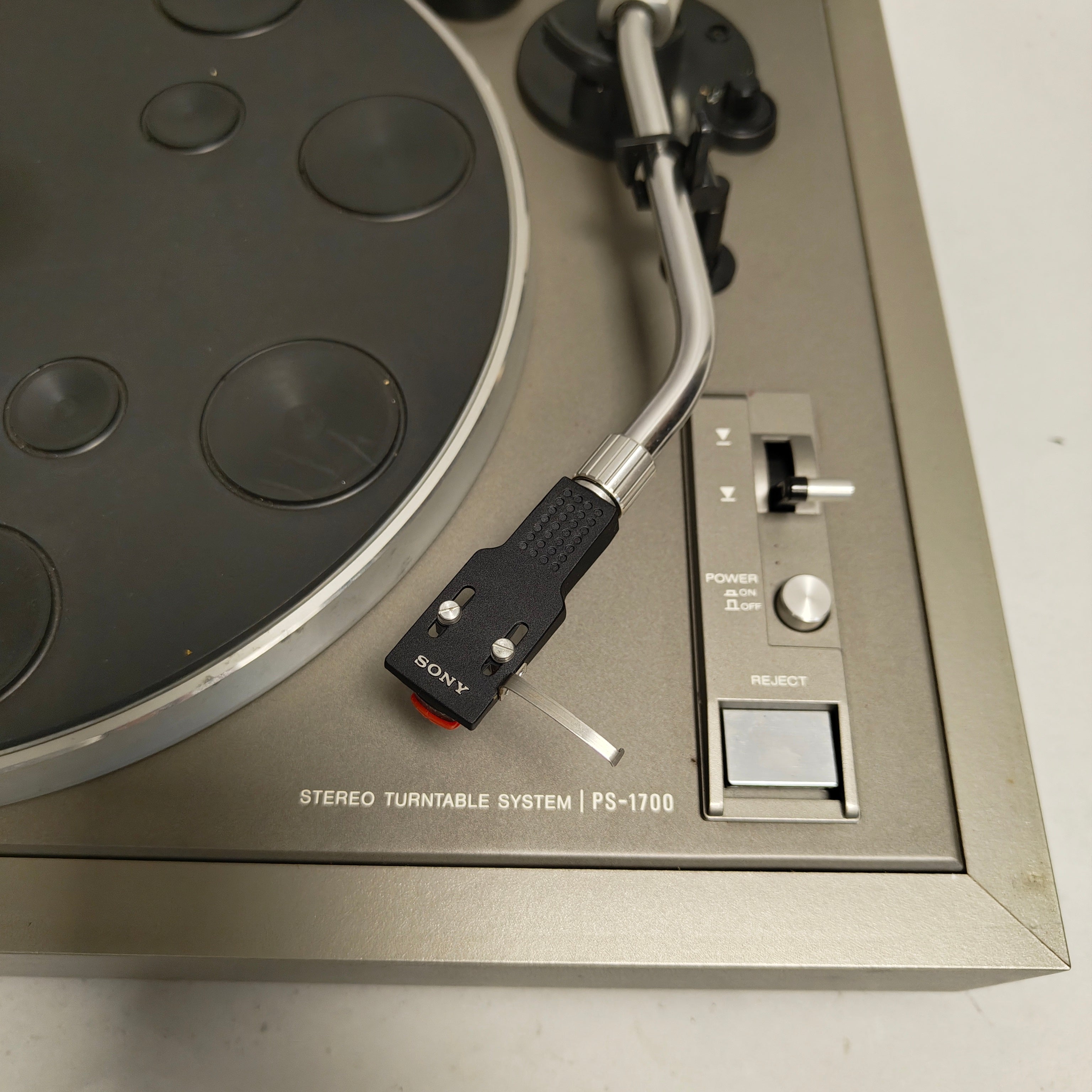 Sony PS-1700 Fully Automatic Turntable