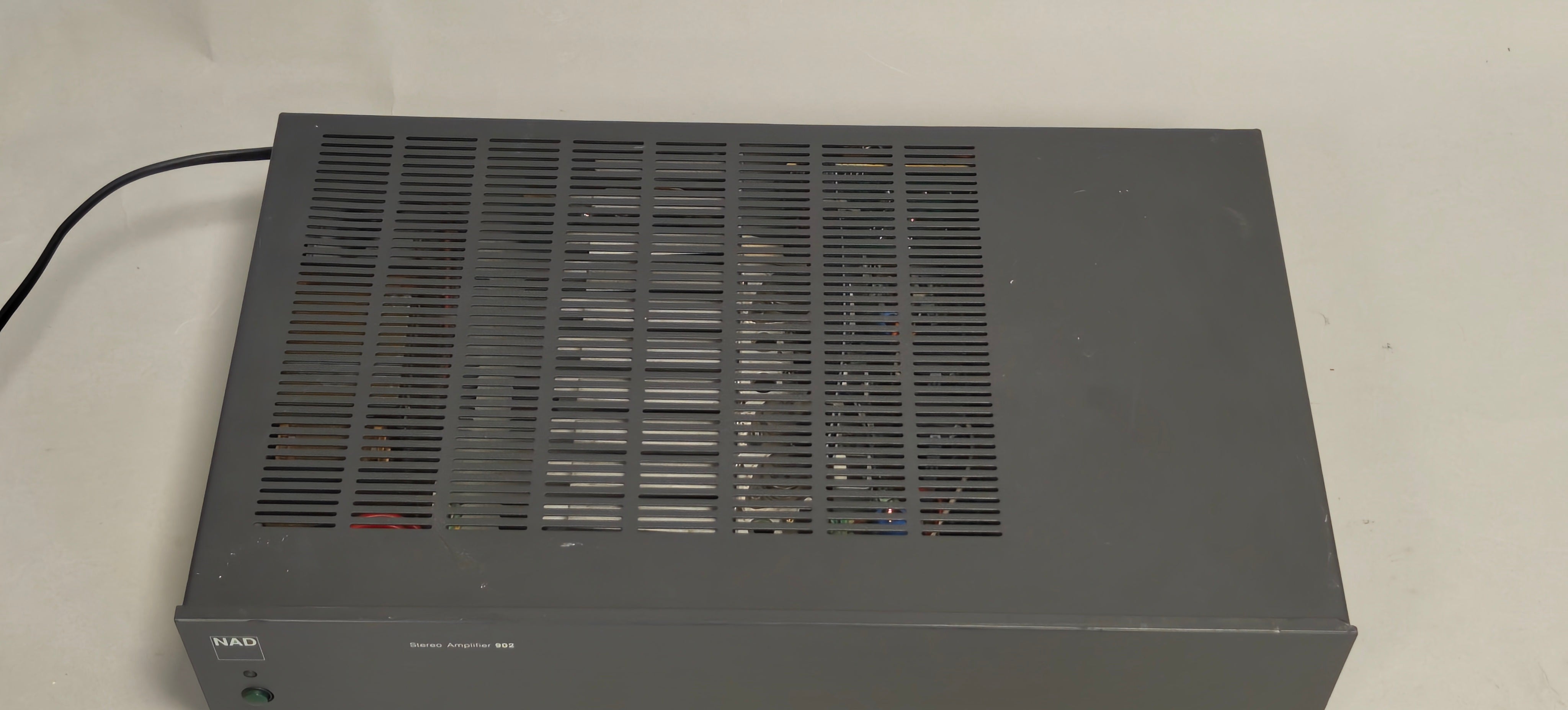 NAD 902 Stereo Power Amplifier