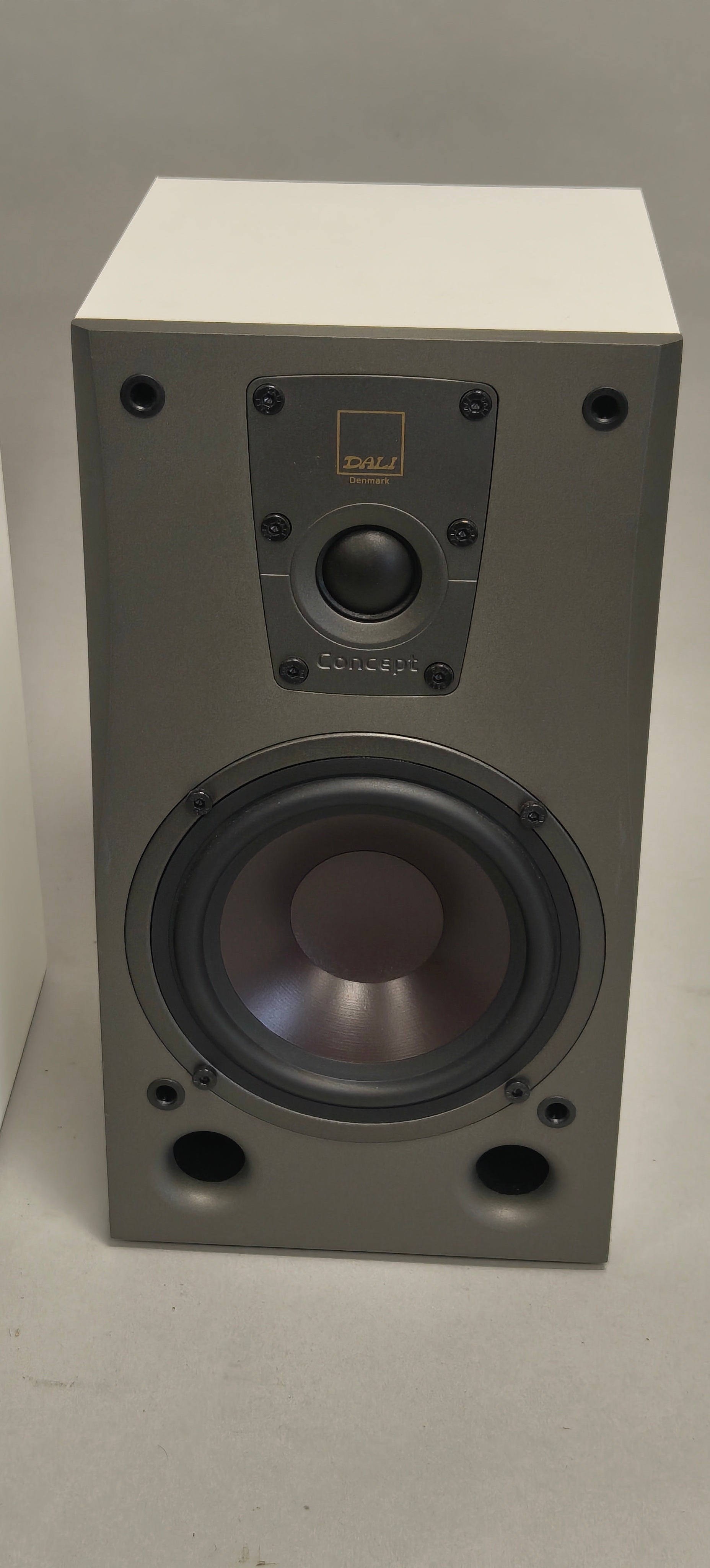 DALI Concept 1 Bookshelf Speakers