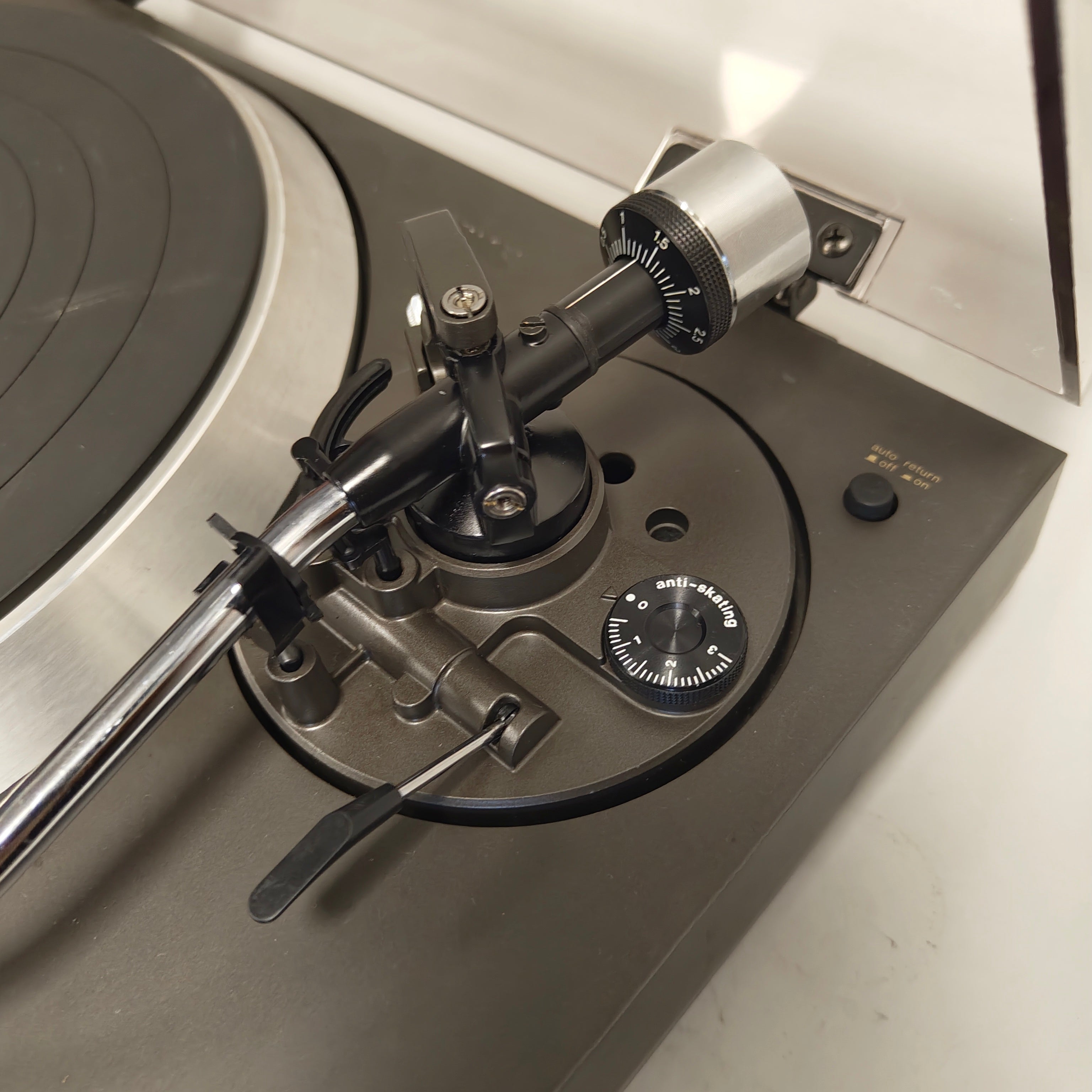 Technics SL-1410MK2 Quartz Direct Drive Automatic Turntable