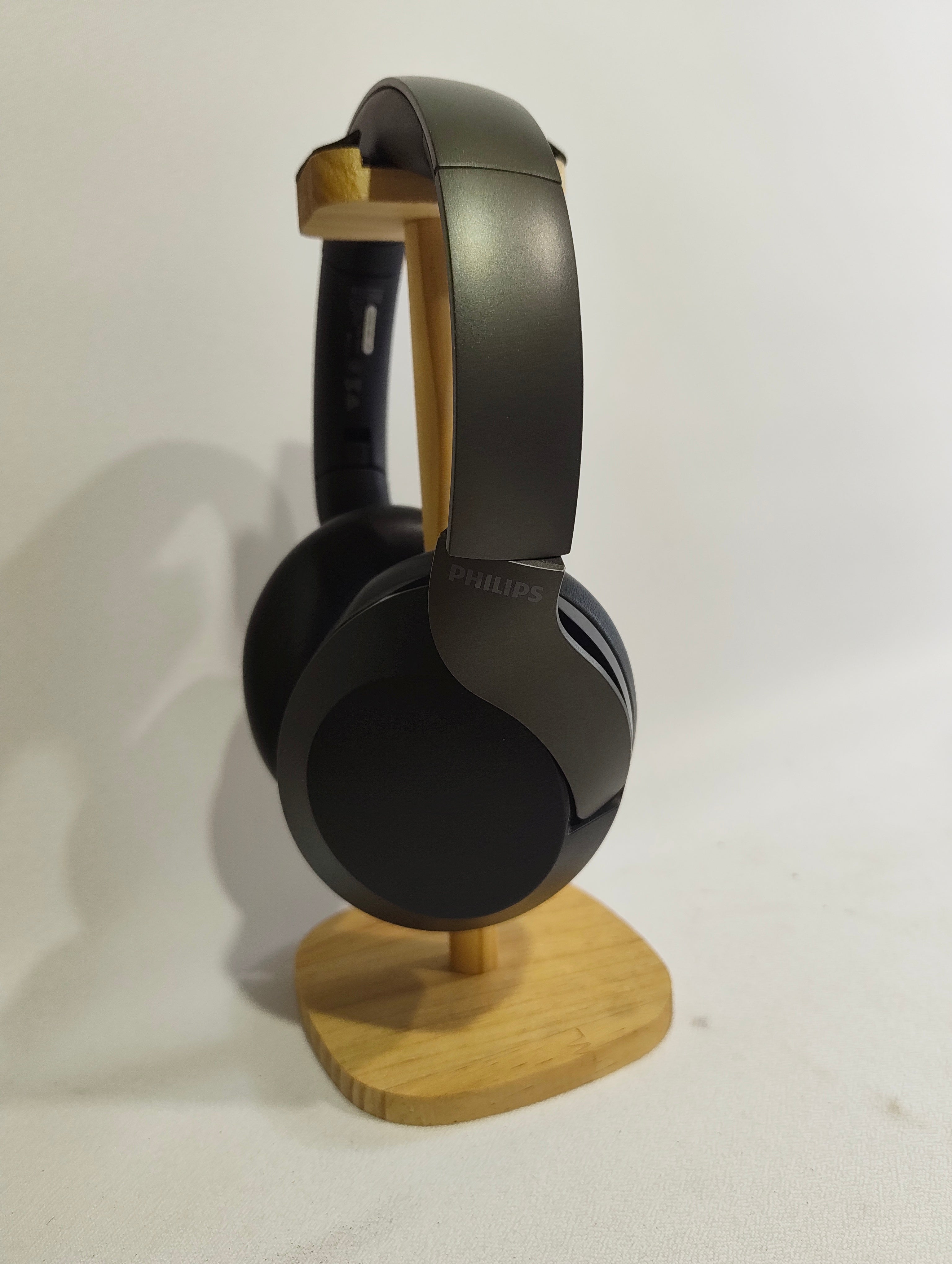 Philips TAH8505 (8000 Series) Black Wireless